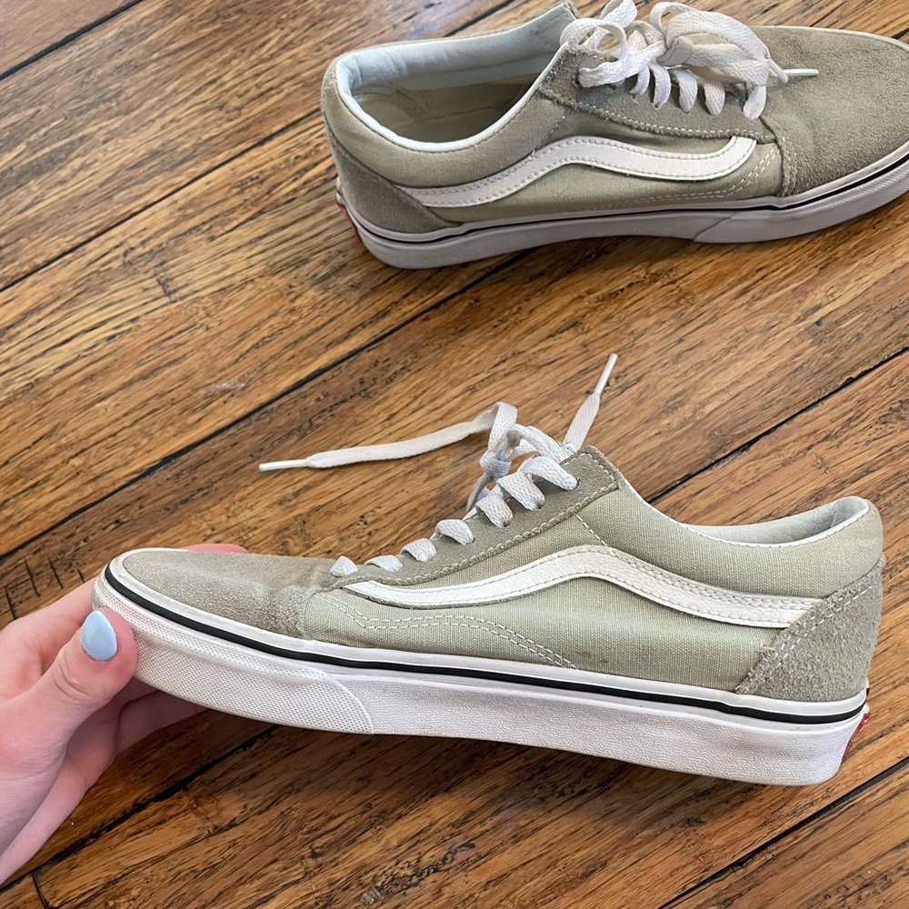 Vans - Picture 3 of 9
